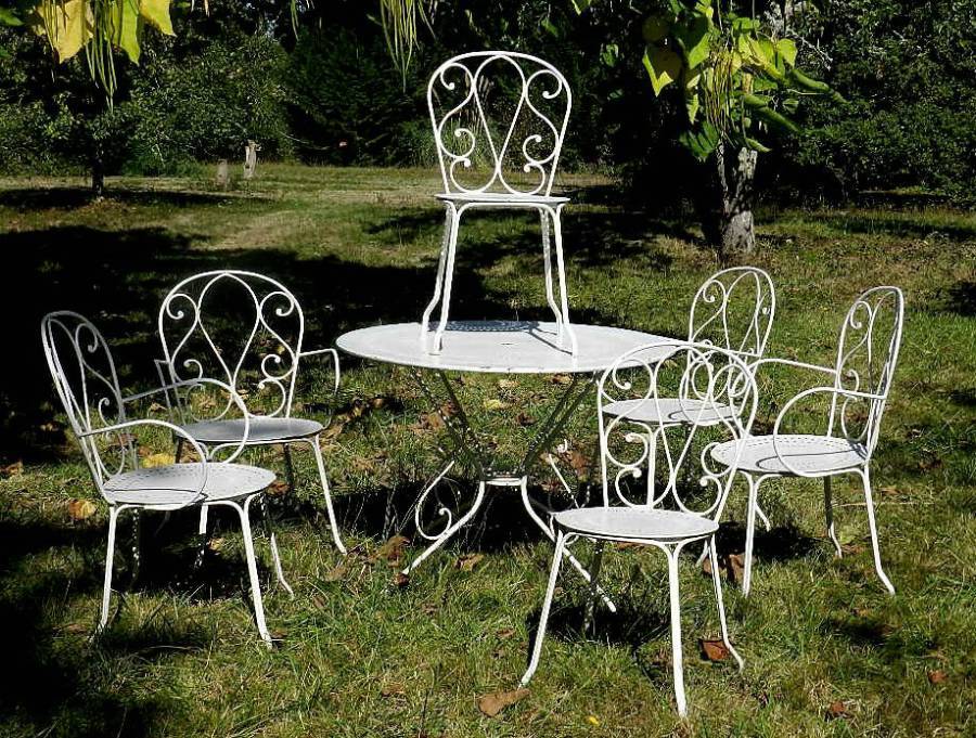 Set of French Vintage Louis Iron Garden Furniture Table  6 chairs