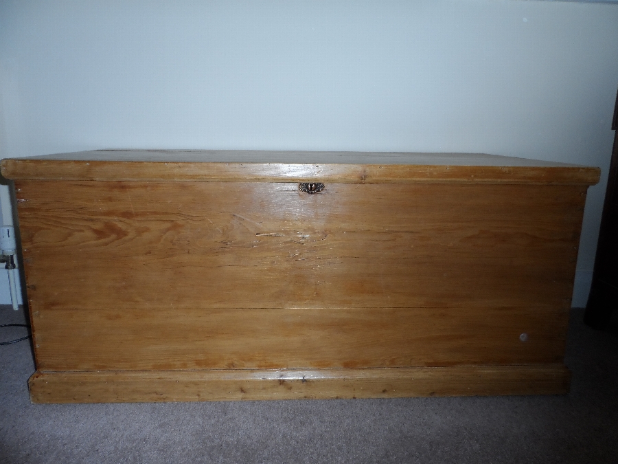 A large Victorian pine blanket box