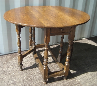 An 18th Century Small Gate Leg Table