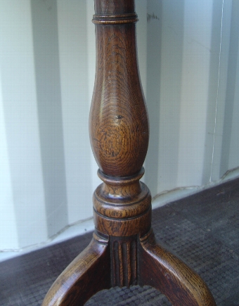 Antique A Georgian Oak Tripod Table
