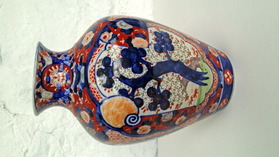 Antique  19th century Japanese Imari Porcelain Vase