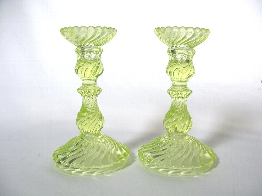 Is Antique Uranium Glass Dangerous : Yellow Uranium Glass Decanter | Vaseline glass, Glass ... - With the ground base ring, i would put it in the late 19th century.