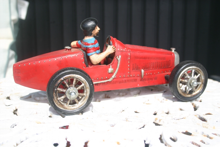 Antique 1 car model resin