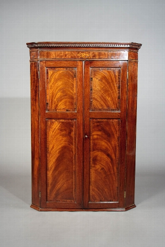 Antique Fine Quality George III Corner Cupboard