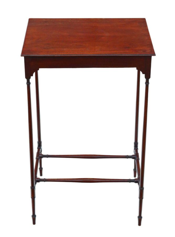 Antique fine quality 19th Century mahogany occasional side table