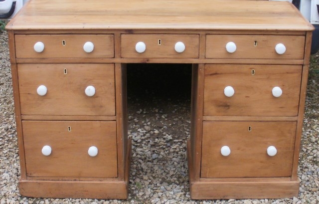 Antique Victorian pine chest of drawers
