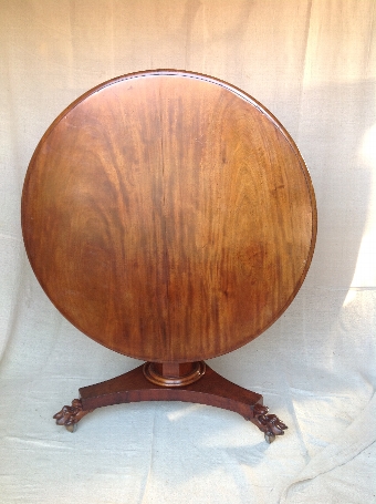 ELEGANT VICTORIAN (c1860) TILT TOP ROUND MAHOGANY TABLE ON PAW FEET AND CASTORS