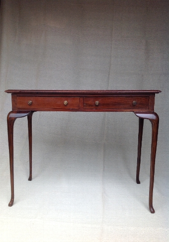 A FINE ANTIQUE EDWARDIAN MAHOGANY LADIES WRITING OR OCCASSIONAL TABLE