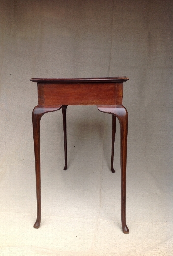 Antique A FINE ANTIQUE EDWARDIAN MAHOGANY LADIES WRITING OR OCCASSIONAL TABLE