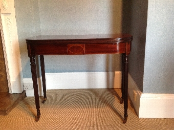 ANTIQUE REGENCY MAHOGANY TEA TABLE IN THE MANNER OF GILLOWS (C1820)