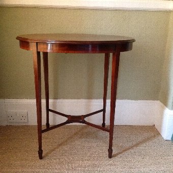 EDWARDIAN OVAL SHERATON REVIVAL MAHOGANY OCCASIONAL TABLE
