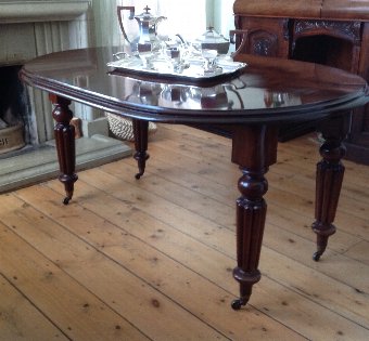 ANTIQUE VICTORIAN WINDOUT MAHOGANY DINING TABLE CIRCA 1860