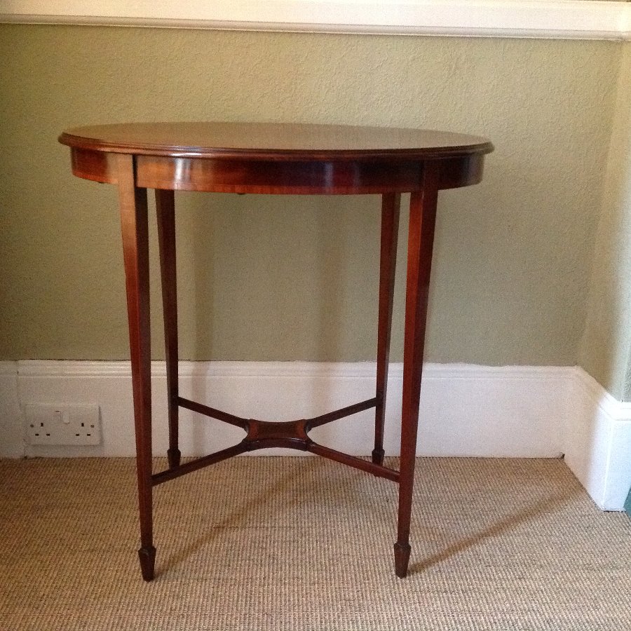 EDWARDIAN OVAL SHERATON REVIVAL MAHOGANY OCCASIONAL TABLE