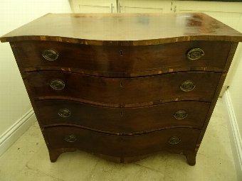 Antique LOVELY GEORGE III MAHOGANY SERPENTINE CHEST OF DRAWERS FOR MINOR RESTORATION TLC