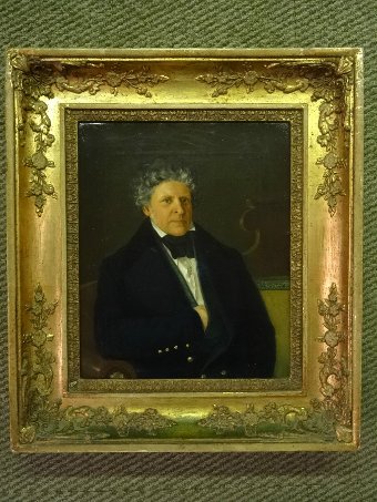 Antique A REMARKABLE EARLY 19thc CENTURY HALF LENGTH OIL PORTRAIT PAINTING OF A GENTLEMAN