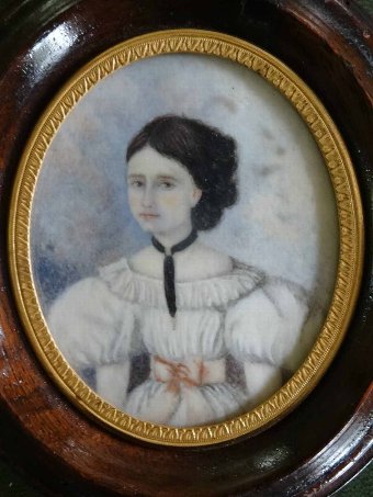 Antique A GORGEOUS 19thc GEORGIAN MINIATURE OVAL OIL PORTRAIT PAINTING OF A PRETTY GIRL