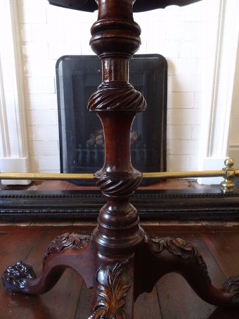 Antique BEAUTIFUL 19thc PERIOD ANTIQUE MAHOGANY IRISH TABLE WITH HAIRY LIONS PAW FEET