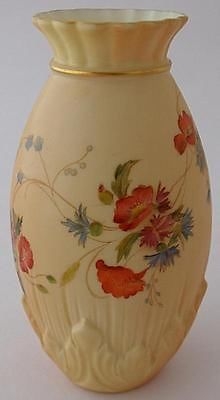 Attractive Royal China Works Worcester Blush Ivory Vase With Floral Decoration