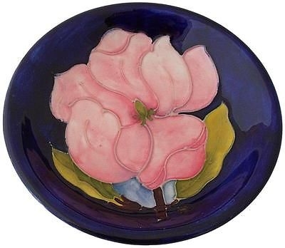 Moorcroft Pottery Magnolia Dish By Walter Moorcroft (Flowers / Floral Design)