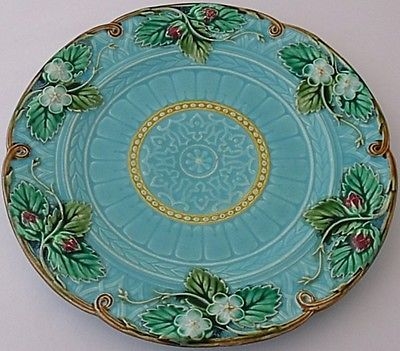 Attractive Sarreguemines Majolica Plate With A Strawberry Floral & Leaf Design