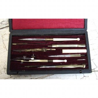 Antique Set compass to technical drawing