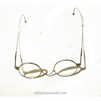 Antique Metal-rimmed glasses