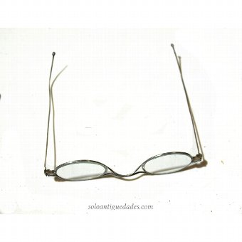 Antique Metal-rimmed glasses silver