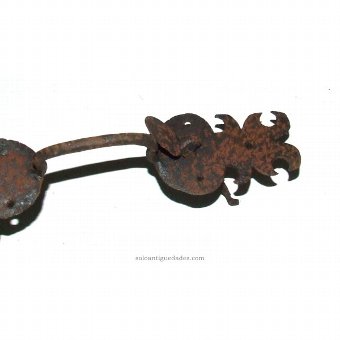 Antique Latch handle with shaped oval scallop shell