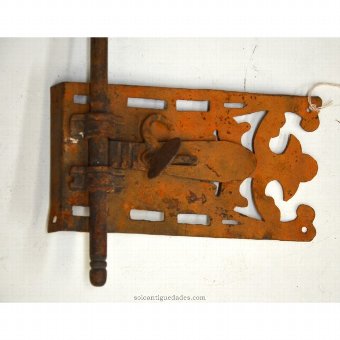 Antique Rectangular shaped lock decorated palastro