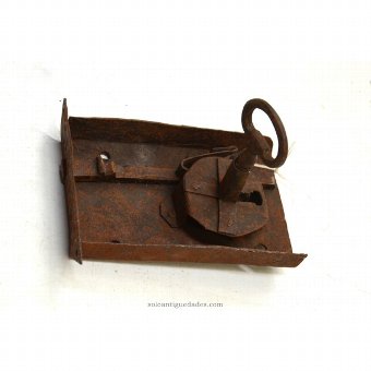 Antique Rectangular with oval bezel lock