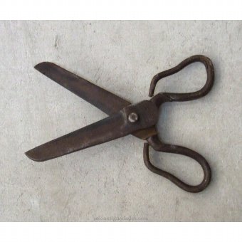 Antique Small iron shears recorded
