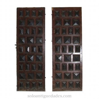 Door panels pyramidal