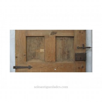 Antique Wooden door with coved corners cloths