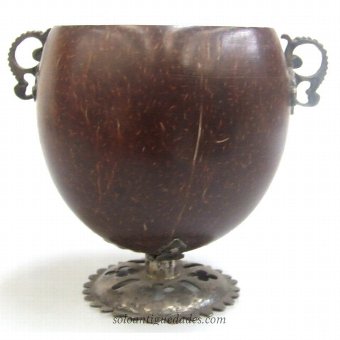 Antique Wood-Cup Glass globular