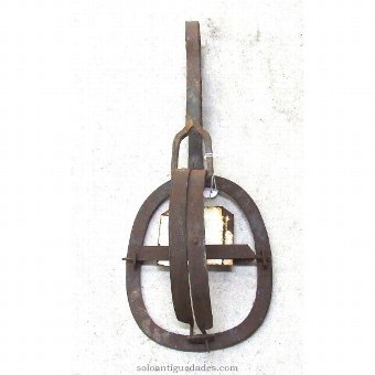 Antique Bough made in several pieces, with the end holds the jaws