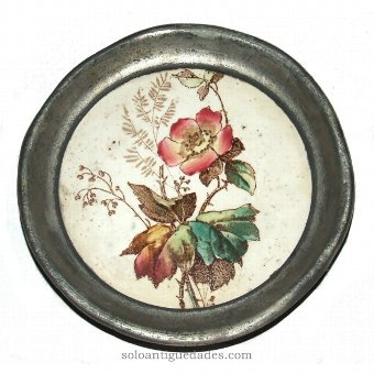 Antique Tray decorated with flowers and leaves