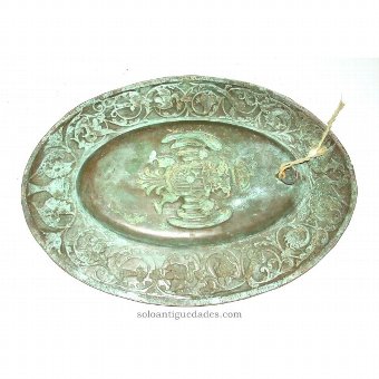 Tray with old shield of Spain