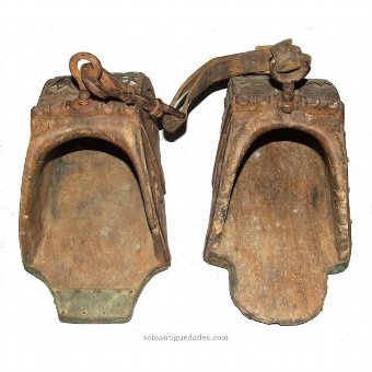 Antique Couple decorated bronze stirrups