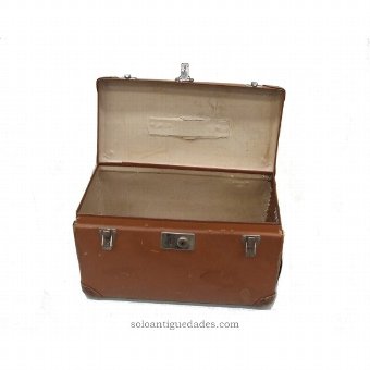 Antique Leather suitcase with side screen