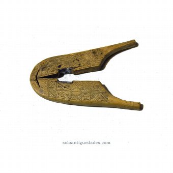 Pliers wooden cascapi