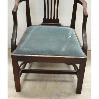Antique Elegant Hepplewhite style chair