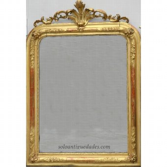 Linked mirror neoclassical draft and carved crest