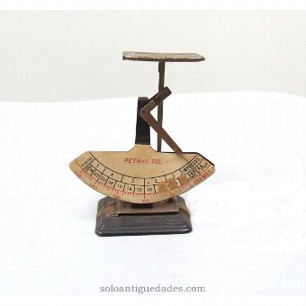Scale or balance for post