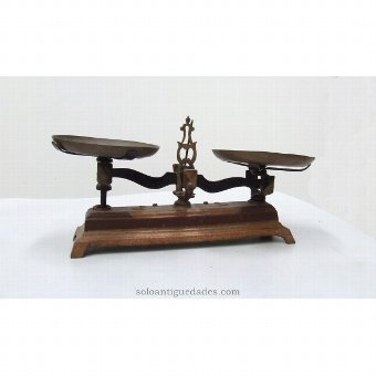 Iron and wood Scale
