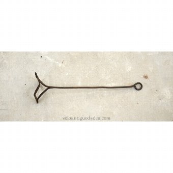 Antique Iron livestock with N-shaped end