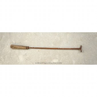 Antique Iron rod livestock with 51.3 cm