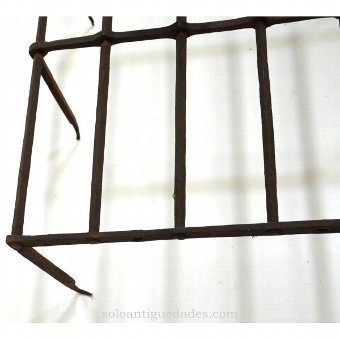 Antique Grating