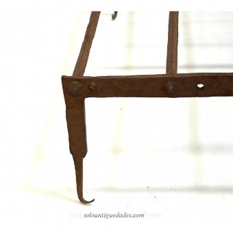 Antique Grating
