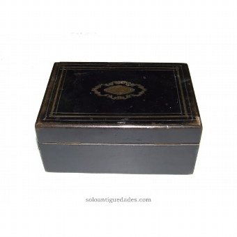 Antique Antigua collection box decorated with marquetry Bull