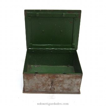 Antique Iron box with top handle